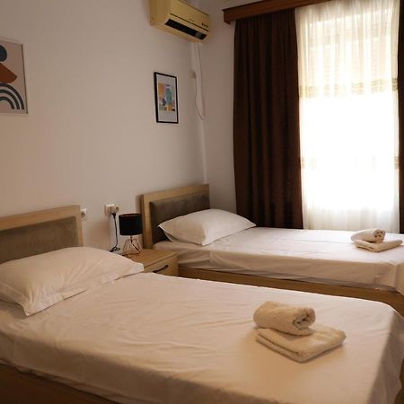 Daniel City Center Apartment Берат Экстерьер фото