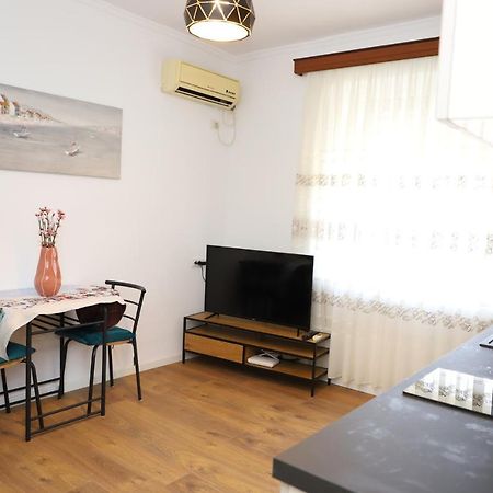 Daniel City Center Apartment Берат Экстерьер фото