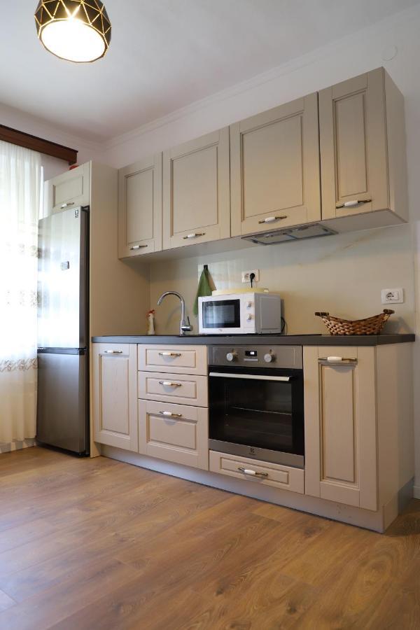 Daniel City Center Apartment Берат Экстерьер фото