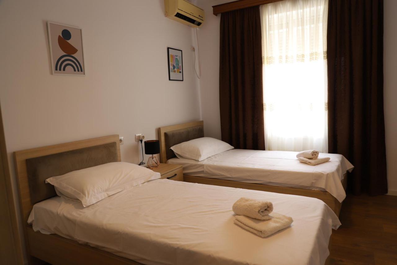 Daniel City Center Apartment Берат Экстерьер фото